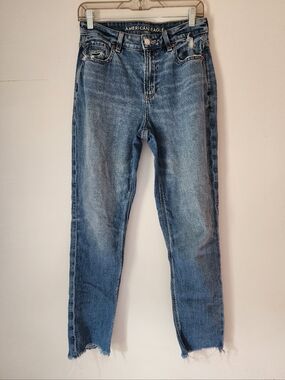 American Eagle Strigid Mom Jeans - Medium Wash - Size 4 Regular